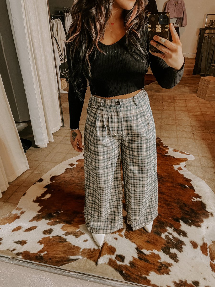Just incase you forgot how rad we are,.. look at this fit 😍