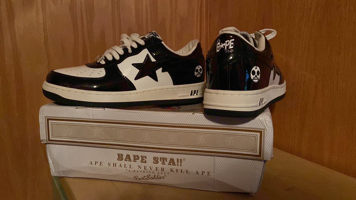 SpaceLion9's tweet photo. Did I spend too much? They’re $500+ on StockX, but I got them for far, far less on AliExpress, so we’re all good. 
I bet @TheeTedSmith will recognize these. Shiny Bapestas. 

@MensRoomLive @MikeKISW @MilesKISW @999KISW https://t.co/IRBfhxXOfu