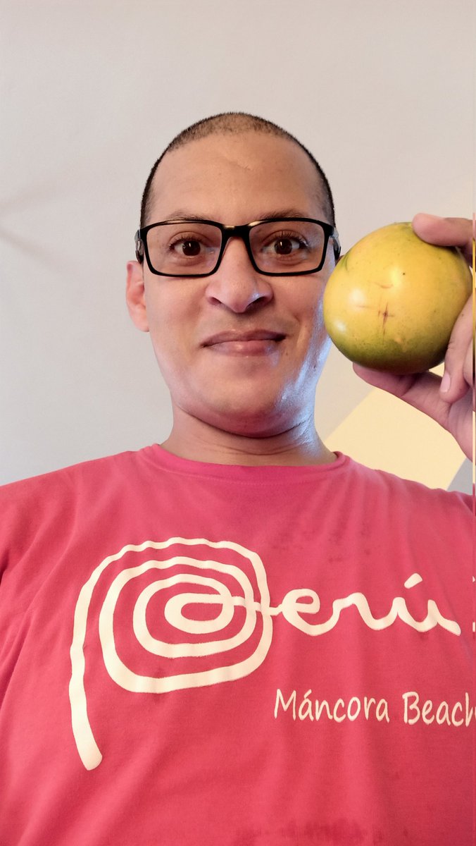 DrOnco15's tweet photo. >CAUJE O CAIMITO<
Yo: esa fruta en mi tierra #Quinindé hace mucho dejó de existir.
Veci: Tome las que pueda.
Yo: Pocas pero buenas, muchas gracias al Veci, ojalá resista hasta poder ir a sembrarla.
#AndrésArgüelloAragón #caimito #cauje #pouteria https://t.co/knVtWs0KUw