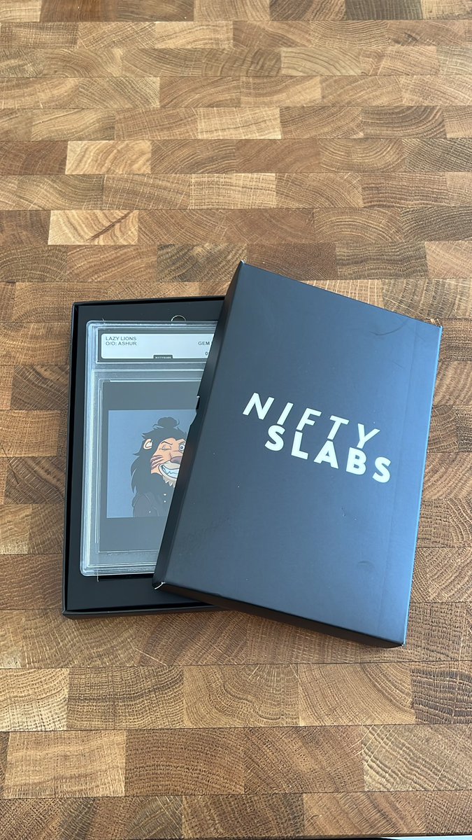 AshurNFT's tweet photo. 😎 @NiftySlabs https://t.co/mFhM7GYD6H