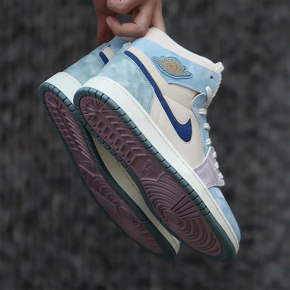 JustFreshKicks's tweet photo. Air Jordan 1 Zoom CMFT “Washed Blue” Releasing in 2022 https://t.co/qmabuS3FVr https://t.co/fSm6AbUZzk