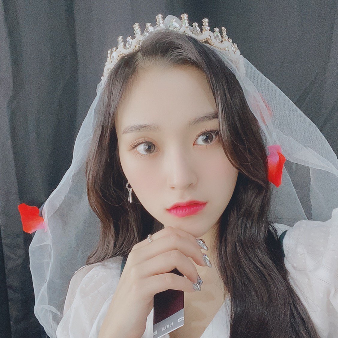 NIGHTSINTWT's tweet photo. nıght       临 .   *    sıns     乀    goıng    ♡     to  :  #𝑳ets𝐵𝑟𝑒𝑎𝑘𝑰ce

Nyah vino a bailar con las Vipers en su día tan especial, felicidades a todas reinas. https://t.co/P4keIztvfK