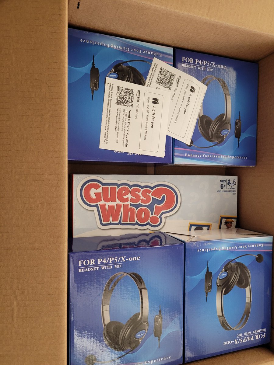 MrFrenchTeaches's tweet image. Some #MinionMagic showed up today. Thanks to all of you and @AlaneAdamsBooks these were much needes