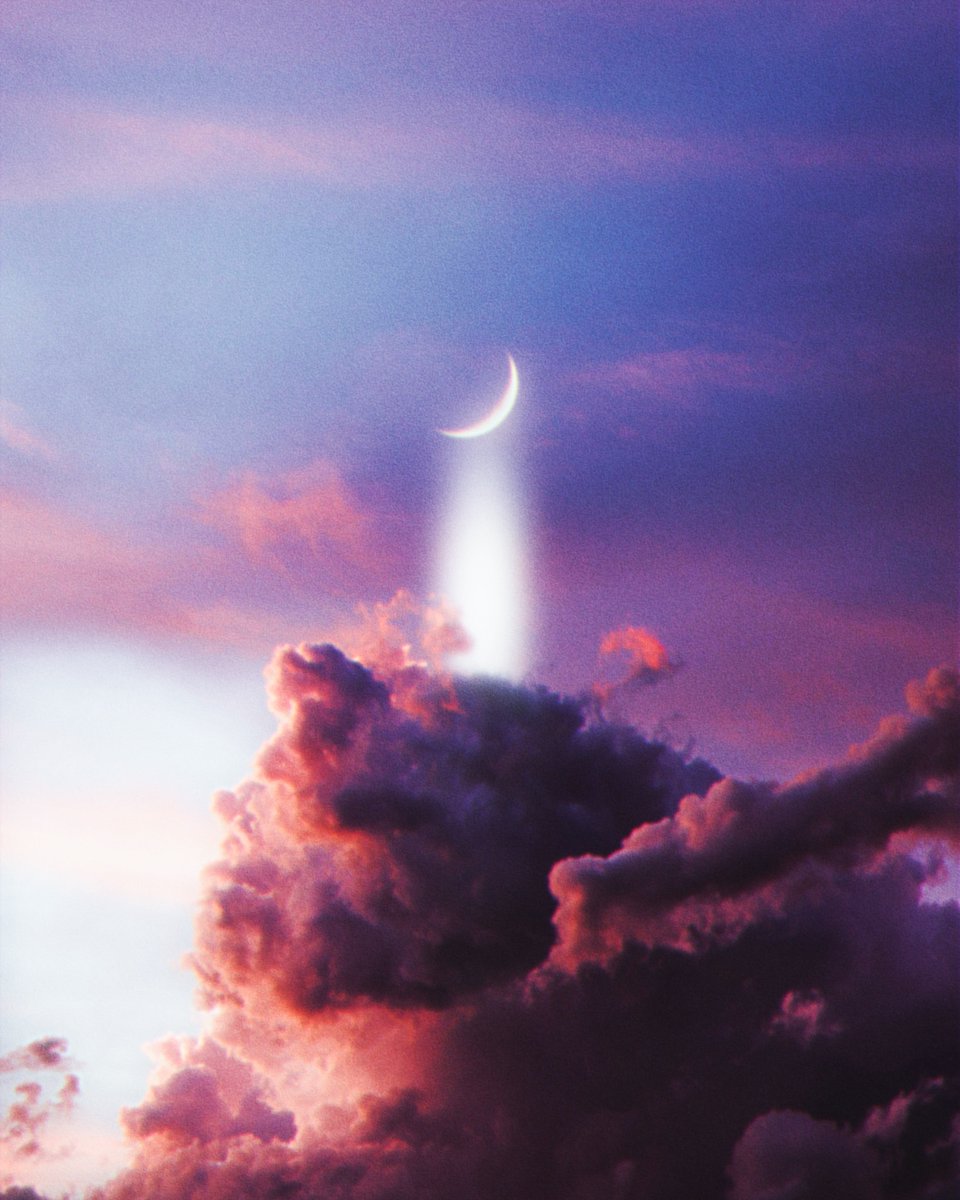 Just minted "ascending moon" on <a href="/opensea/">OpenSea</a> 
opensea.io/assets/matic/0… #NFT #eth #opensea #NFTCommunity