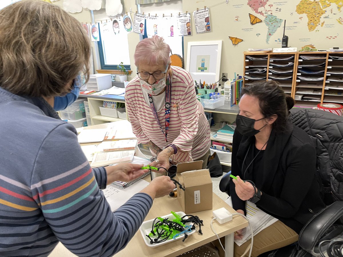 VillageSchool1's tweet photo. Mrs Gauley surprises another classroom with 3D printed name tags for the students coats. #lostamdfound @VillageSchool1 https://t.co/8m11iFL7aH
