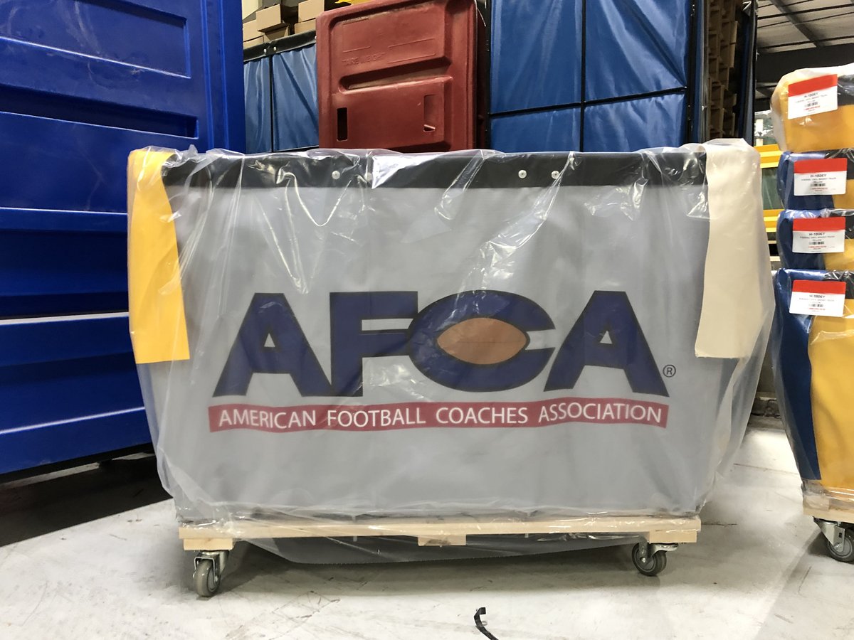 RoyalBasketTrks's tweet photo. The Royal® Team is gearing up to attend the 2022 @WeAreAFCA Annual Convention. The event will take place January 9-11 at the Henry B. Gonzalez Convention Center in San Antonio, Texas.
#AFCA #AnnualConvention #EQManagers #AEMA #Football #RoyalBasketTrucks #DuffysTriC https://t.co/hhwSueqtbc