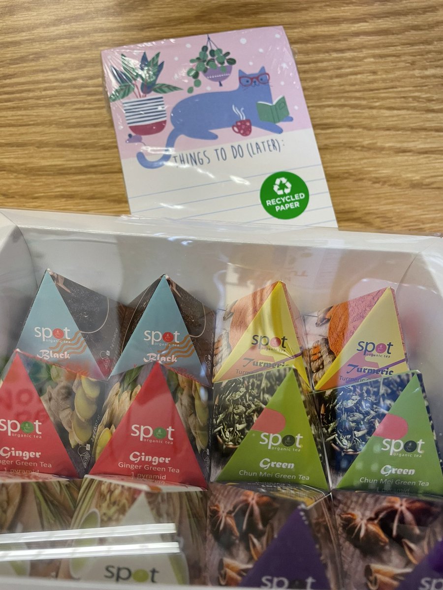 HSCSPrincipal's tweet photo. My #SecretSanta is on it with these last two days of gifts! Looking forward to the reveal tomorrow afternoon! #12DaysofMerriment https://t.co/LHsPdeSuUN