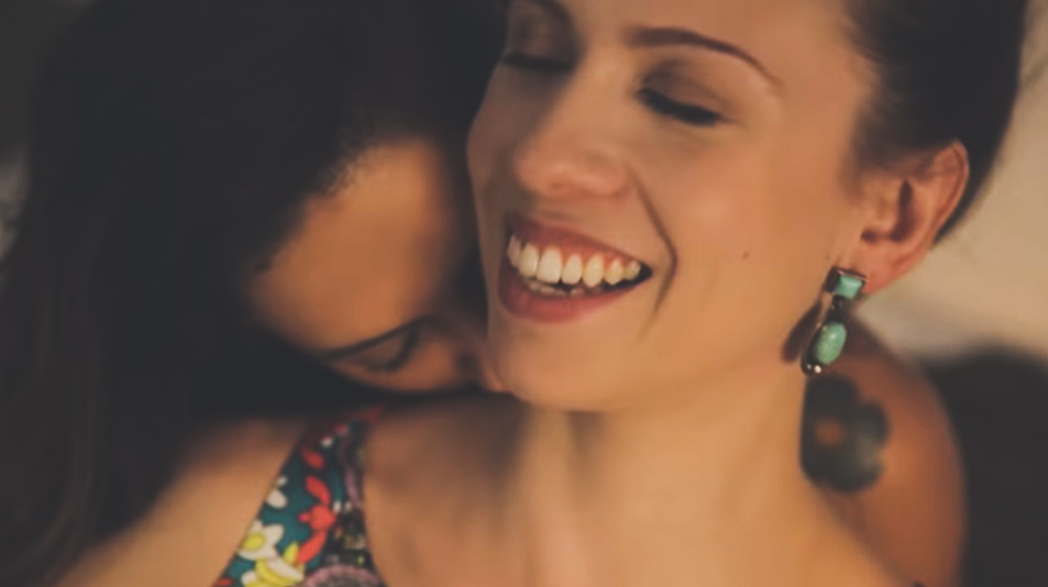 red_brasil's tweet photo. Marca aqui pra gente o @ de quem você tá com saudade de dar aquele cheiro no pescoço e não deixar ir embora nunca mais! 😏🔥❤️
#redwebseries #redseason2 #meliz https://t.co/bpmGE9gAOW