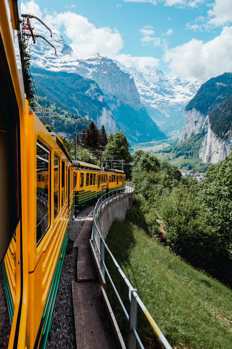 Adam_Firman_'s tweet photo. I like mountains, I like trains https://t.co/aXkwWV6xMa