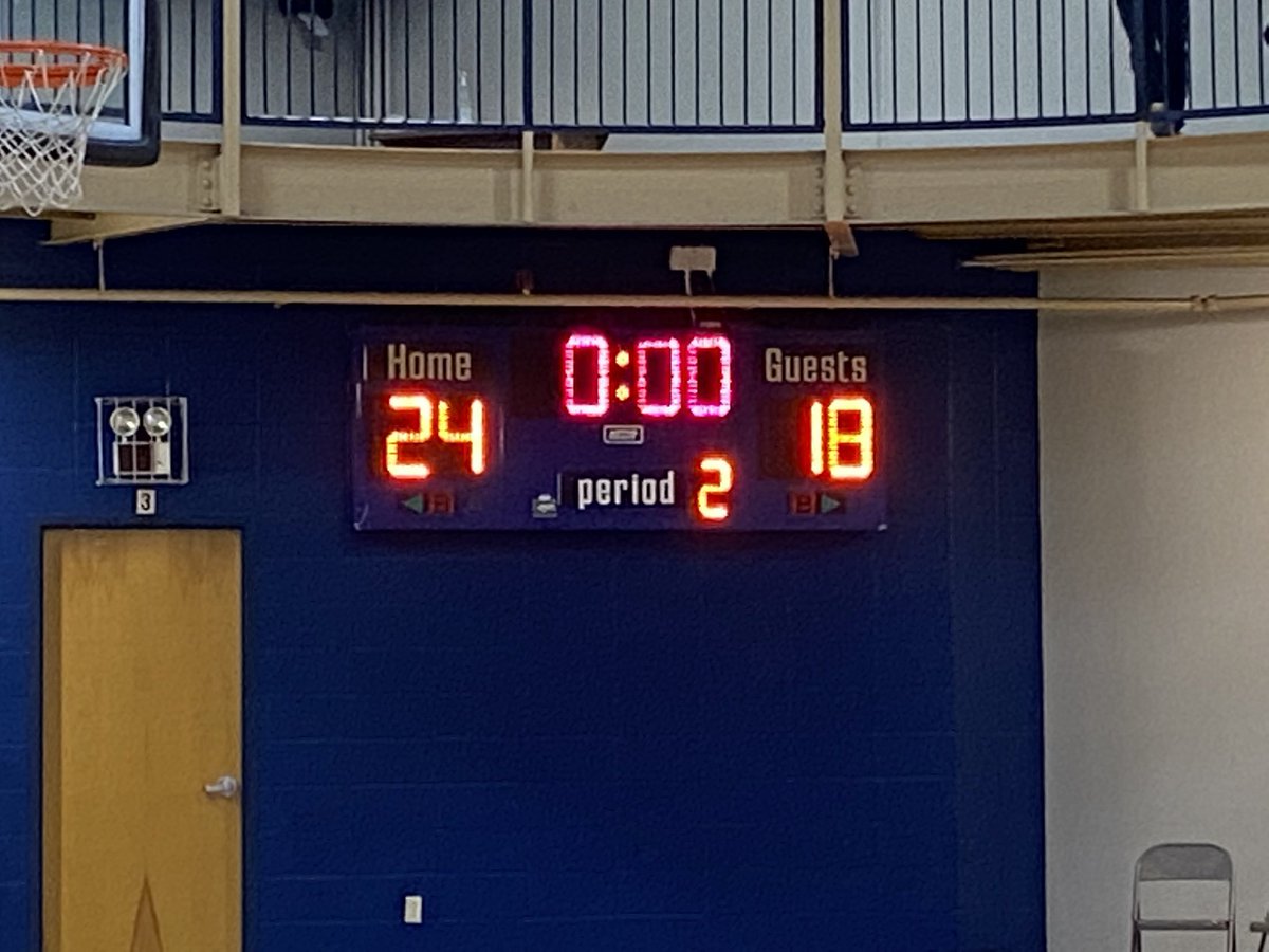 JV Hornets found themselves down by 4 early but charged back to take the lead by 6 at the end of the 1st half. Rowdy Gohring has been on fire from beyond the 3 point line! Finish strong Hornets! #fultonproud @FPSActivities https://t.co/shK9eOJgNK