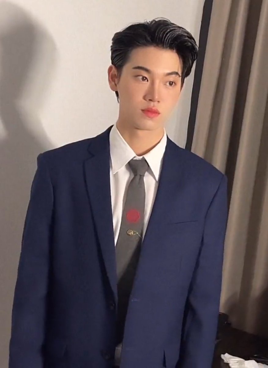 yinananfanpage's tweet photo. พี่บัณฑิตสุดหล่อสู้ๆนะครับ​ อาจมีเหนื่อย​มีล้าแต่ขอให้อดทนนะครับ
แอดขอยินดีกับทุกความสำเร​็​จของหยิ่น​ บอกเลยภูมิใจสุดๆ​ ไม่ผิดหวังเลยที่รักผู้ชายคนนี้​ หยิ่น​ อานันท์​ ว่อง👏👏👏👏👏👏

cr. nnoteterrr
#yinyin_anw @yinyin_anw 
#YinYinGraduation https://t.co/cIgxneIHLi
