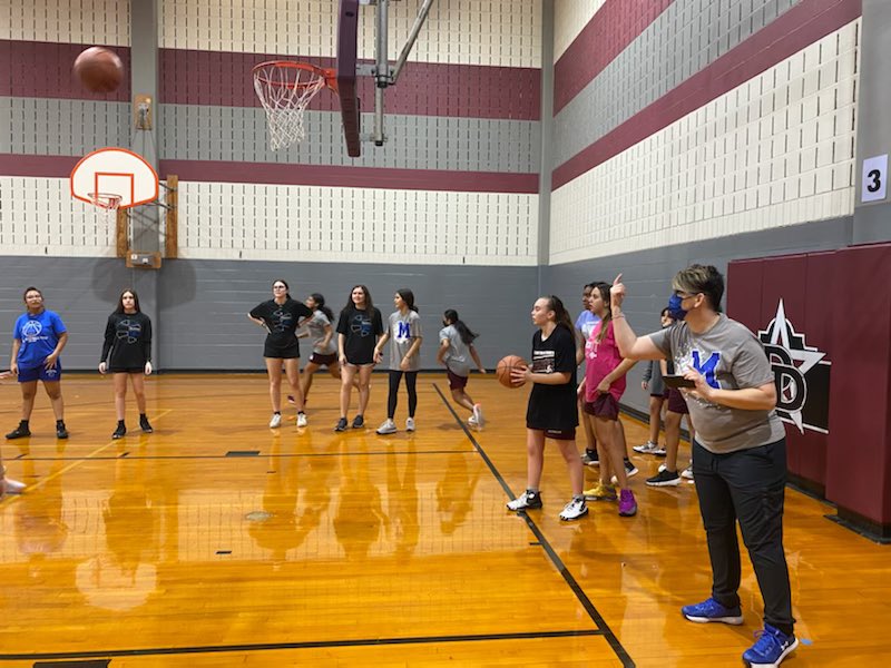 Driscoll_ath's tweet photo. Very grateful to have the @MacArthur_GB coaches and athletes come to work with our 8th graders today! Lots of fun and a lot to look forward to for the future. Thank you for all of the support! @NeisdAthletics @DriscollMs #DefenderPride #WeBackMac @RealBrahmaPride https://t.co/ZjHZbQsGS8