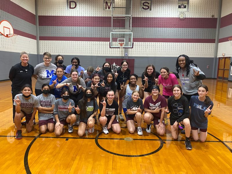 Driscoll_ath's tweet photo. Very grateful to have the @MacArthur_GB coaches and athletes come to work with our 8th graders today! Lots of fun and a lot to look forward to for the future. Thank you for all of the support! @NeisdAthletics @DriscollMs #DefenderPride #WeBackMac @RealBrahmaPride https://t.co/ZjHZbQsGS8