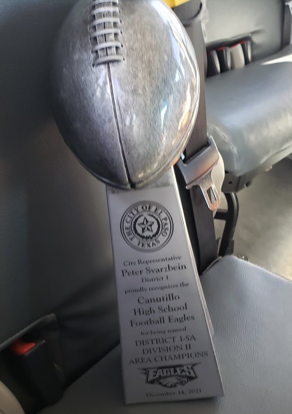 txclapsa's tweet photo. Congratulations Coach Brooks, our football team, all coaches and fans !! #CHAMPION #CANUTILLOSTRONG 
🧡💙🦅🏈 @CoachBrooksFB @PedroGalaviz9 @CanutilloISD https://t.co/1umsH9PjdS