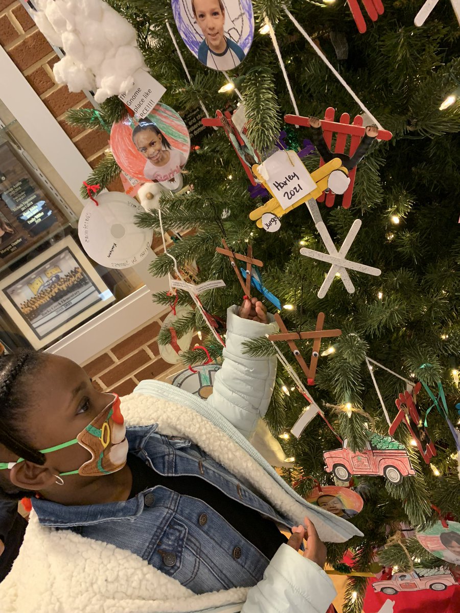 DameronShelly's tweet photo. Decorating our RCE Christmas tree. Like Rudolph we are enthusiastic about learning! #RCE2021Christmas #WeAreRacers #RCE_HCS https://t.co/U1kSICstW7