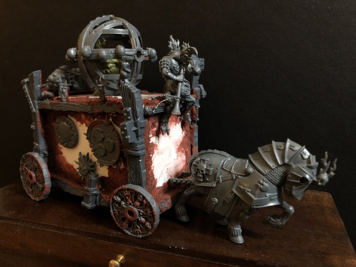 MaxRLOgden's tweet photo. Just needs some final mould lines removed, and I might change the horse, but the Carnival has a home! #warhammercommunity https://t.co/A81aVzsgeF