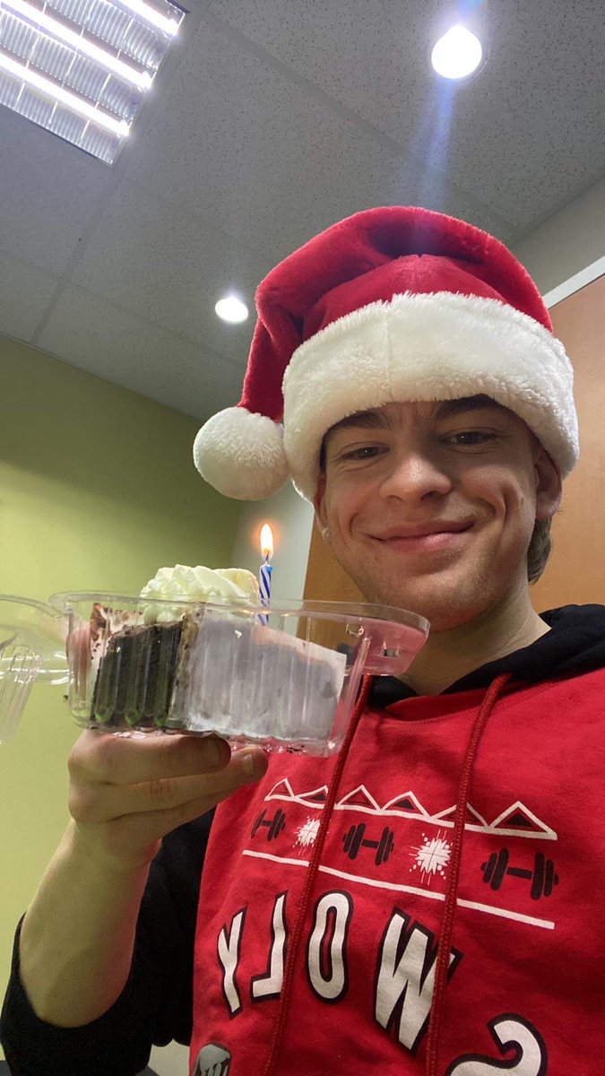 Happy Birthday Reese from your CBS team. 💚 ⁦<a href="/valeriesmithnl1/">valerie smith</a>⁩ ⁦<a href="/MuirChris_TD/">Chris Muir</a>⁩