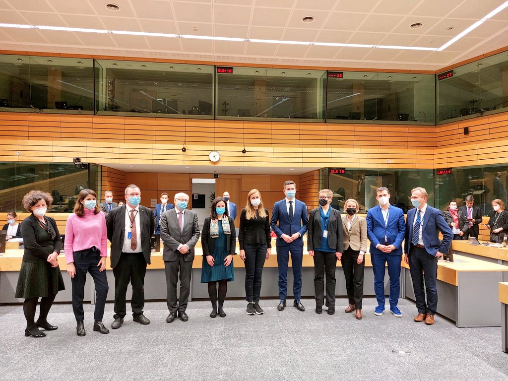 SLOtoEU's tweet photo. #Energy | We have reached a provisional political agreement on the revised TEN-E rules. 🥳👏✅

They bring: 
🔌 more secure energy connections 
🔌 more investments
🔌more modern energy #infrastructure projects
🌿 greener and sustainable EU 🇪🇺 https://t.co/jOTvEyUu4v