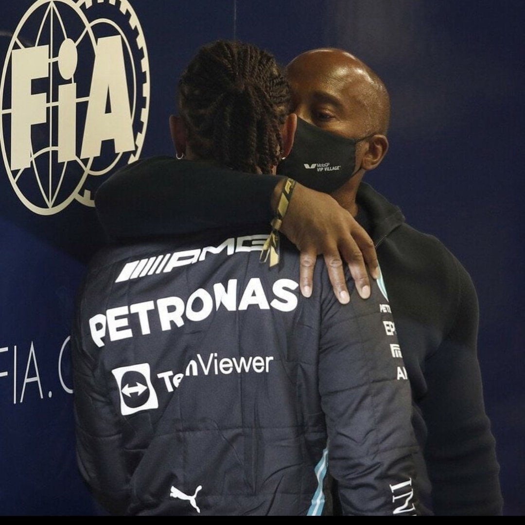 #IStandWithLewisHamilton