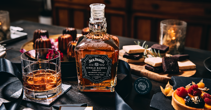 jackdanielsjp's tweet photo. 至福の時間とは、与えられるのではなく
自らが創るものだ。
 #TheSingleBarrelStandard https://t.co/EuF6UiMOi0
