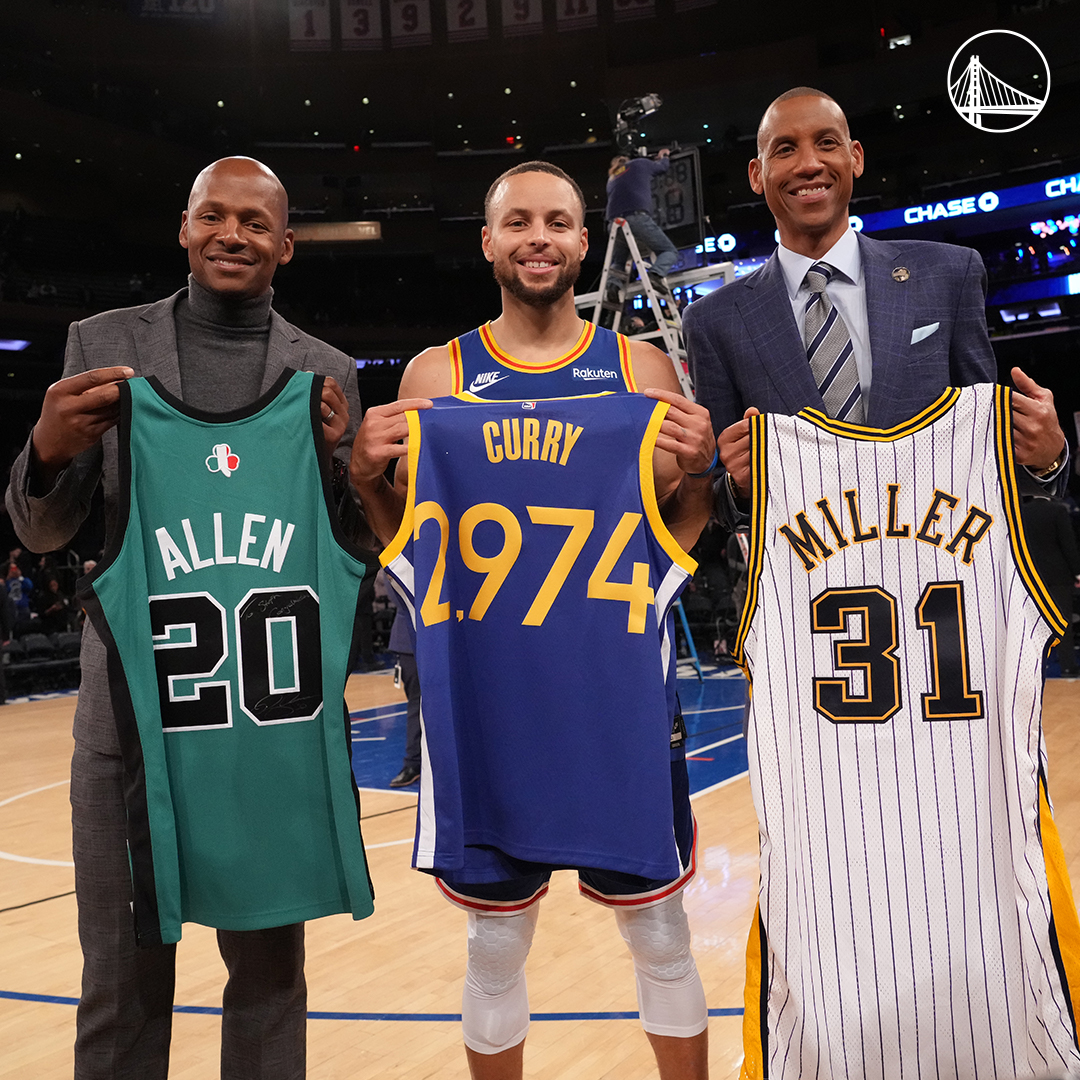 Mike Vorkunov on X: Reggie Miller, Ray Allen, and Steph Curry share a  group hug at MSG center court. That's Spike Lee in the orange suit and hat  trying to get the