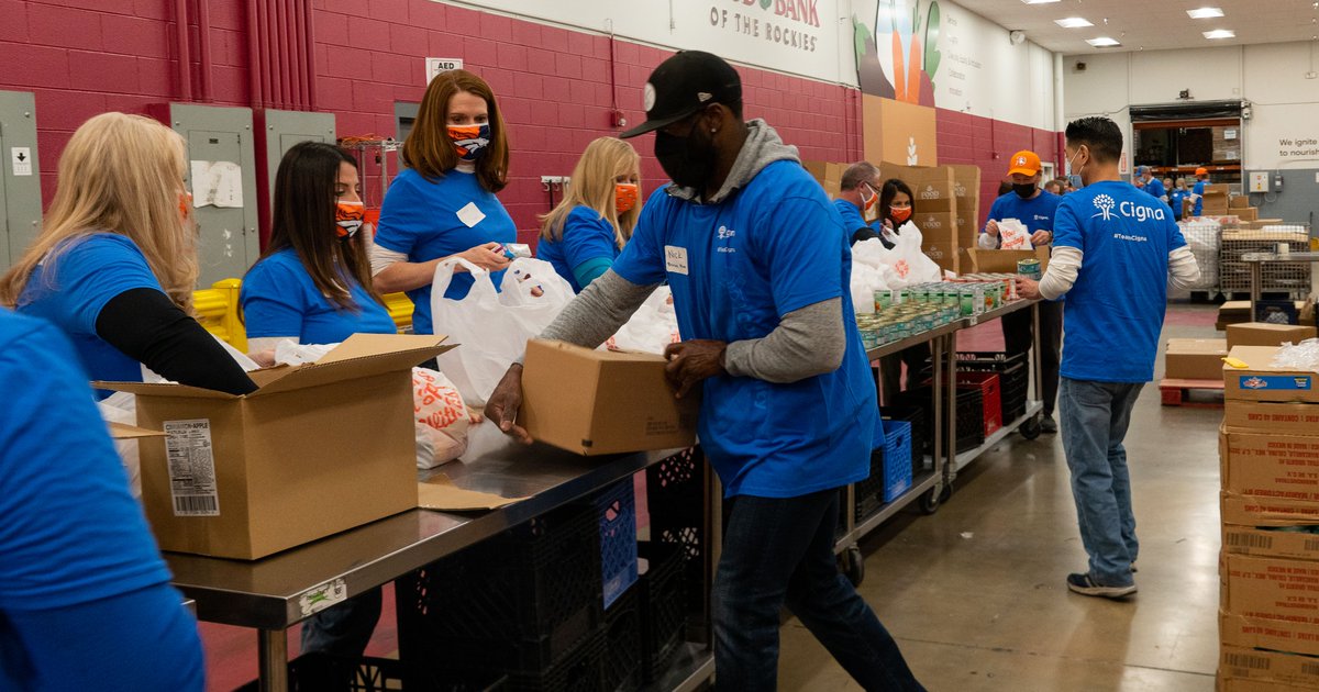 Shoutout to the @Broncos and @Cigna teams for helping us pack more than 3,600 #TotesOfHope, which equates to more than 22,000 meals for kids and families across #Colorado! 
#PowerOfCommunity #CignaMountainStates