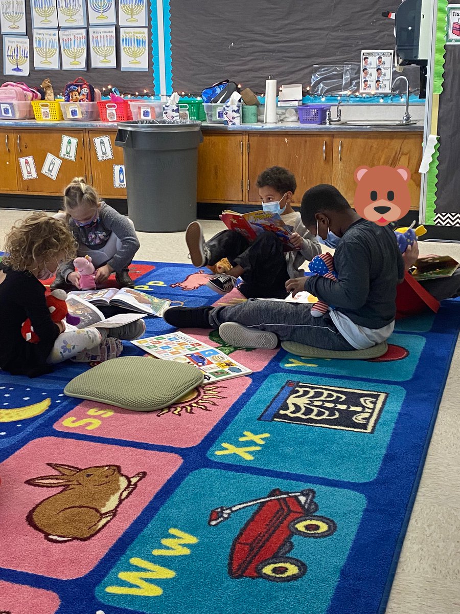 We recently added “read with a stuffed friend” as a “What Can I Do Now?” choice…I think it’s a hit 😉 @HTSD_Robinson @WeAreHTSD