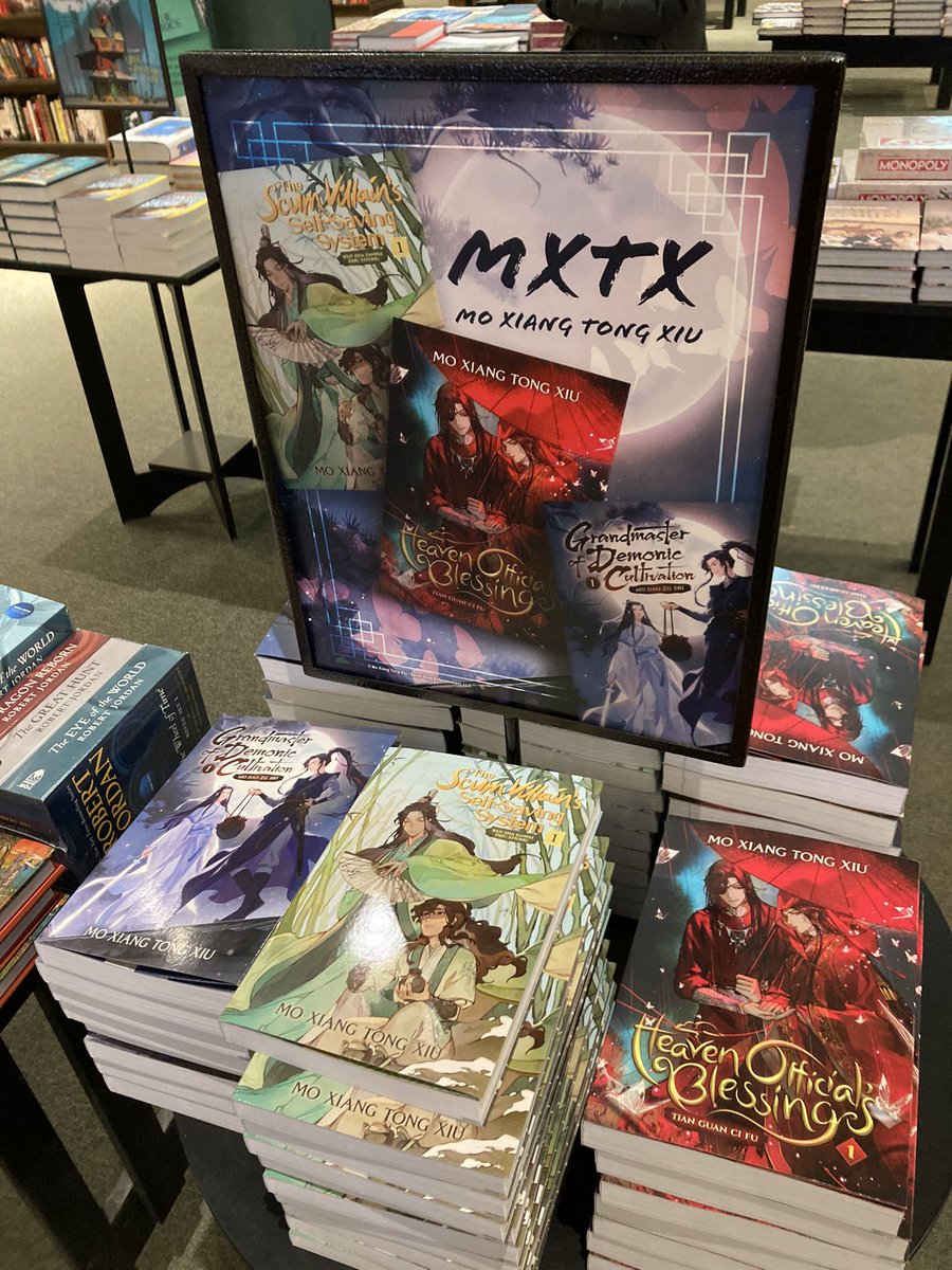 oh took this earlier too!! at a b&n in the Chicago suburbs #mxtxbkstore was kind of surreal tbh