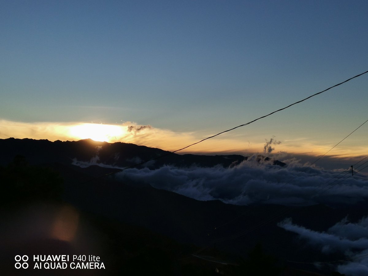irigorcha's tweet image. Un bello y frío amanecer en el Cerro de la Muerte en Costa Rica 🥶🇨🇷😊,, hace unos días atrás andaba ahí 👌😉