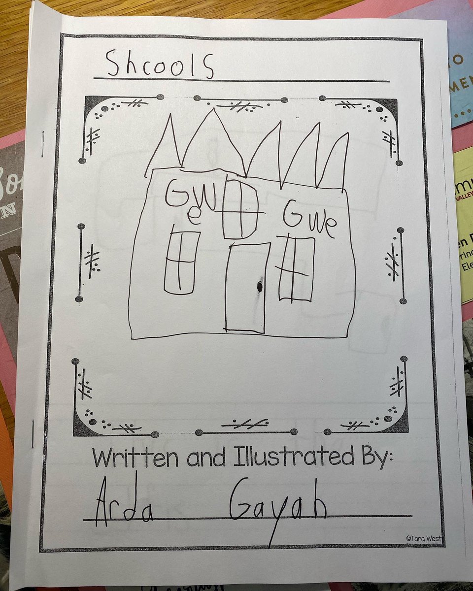 kld12's tweet photo. Best surprise ever by this kindergarten author! A book written just for me! โค๏ธ
#mywhy #reallyneededthis #tuesdayvibe https://t.co/D5hVMdve8c