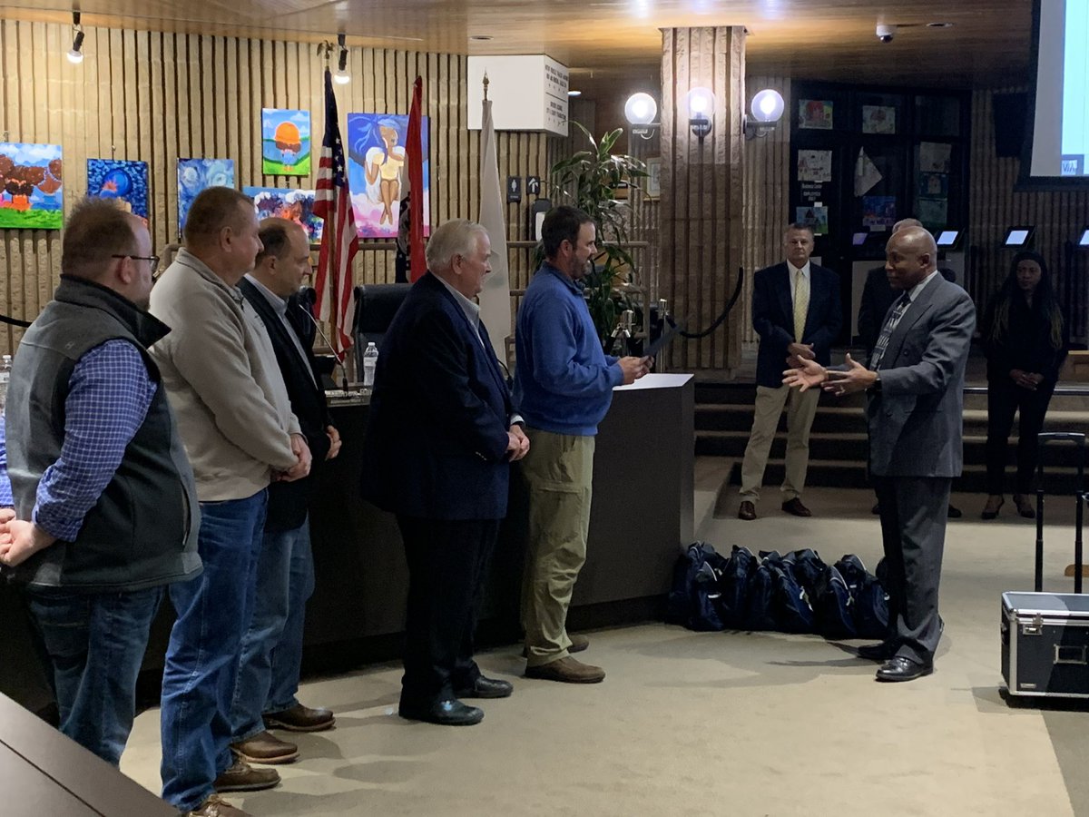 CityofGrandview's tweet photo. Lots of good things to talk about tonight at the Board of Aldermen session! Congrats to JM Fahey Construction for doing business for 50 years, Flag Football Champs Grandview Vikings and all of our amazing Citizens Academy “graduates.” #grandview #buildingtomorrowscommunity https://t.co/QP3cOSRVx8