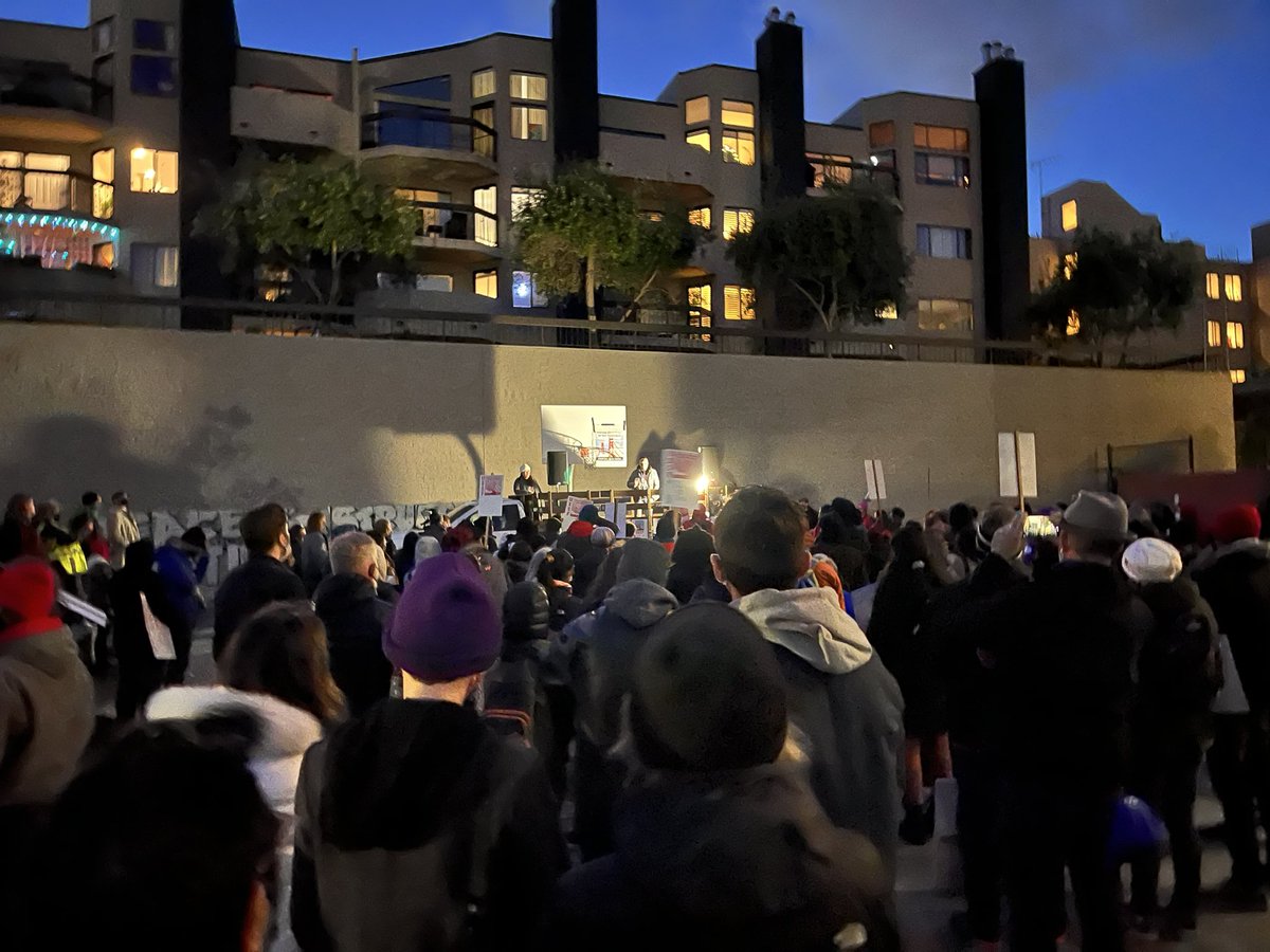 _SFMORE's tweet photo. #ChopFromTheTop #DemandMore #NoCuts Out here by the #BoardOfEd standing strong #UnionStrong #UESFStrong https://t.co/rjhZ6rLjTO