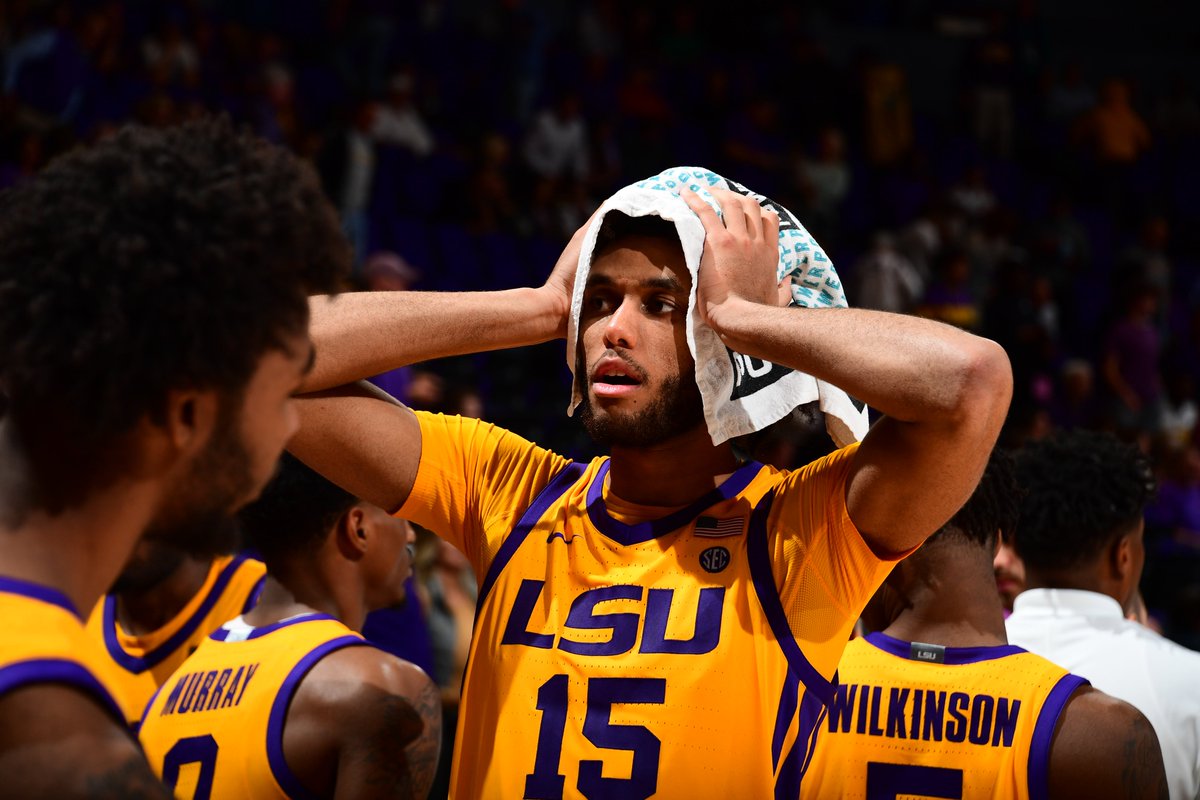 LSUBasketball's tweet photo. 10-0 for the first time since 1999-2000. 🤯

#BootUp https://t.co/btwzydTbLe