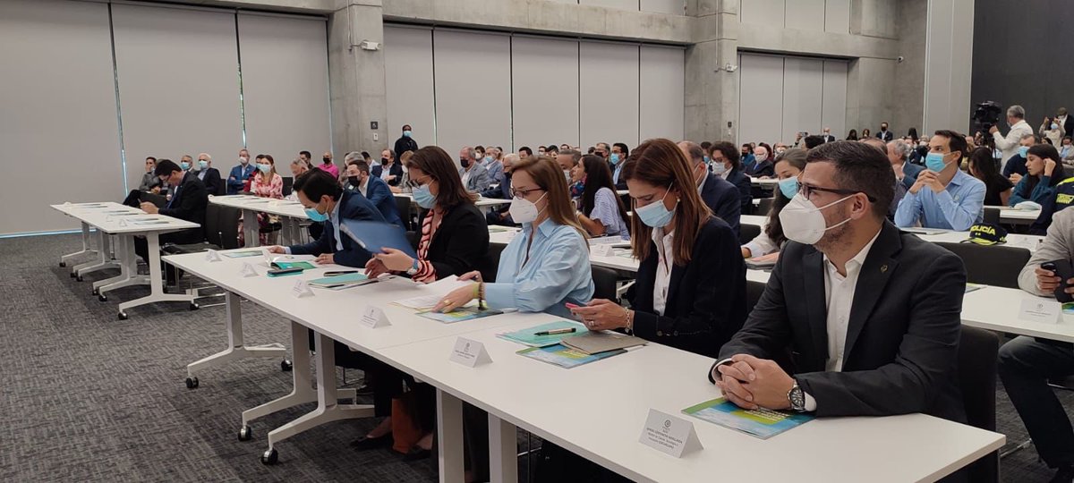 IDEA_Antioquia's tweet image. Somos la #BancaAliada de #Foroin, una iniciativa de @INTERGREMIALant para liderar la agenda estratégica entre gremios, empresarios y sector público donde contamos con la Presencia del Presidente de la República de Colombia @IvanDuque y nuestro Gobernador @anibalgaviria.