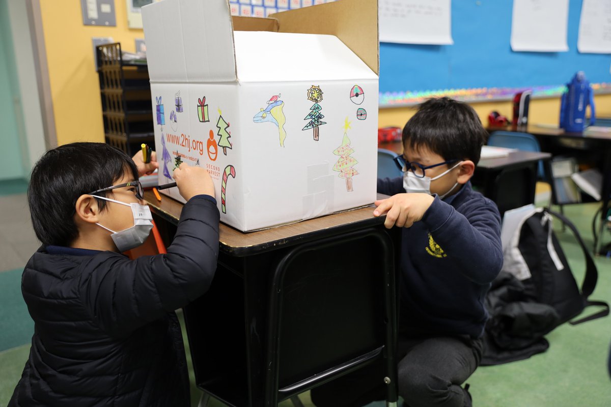 StMarysTokyo's tweet photo. The Second Harvest boxes are ready for delivery. 
It takes a lot of effort for our Elementary boys to complete this task. Great teamwork, Elementary boys!

#stmarys #elementaryschool #secondharvest #donation #Christmas https://t.co/7b7VnC8gTE