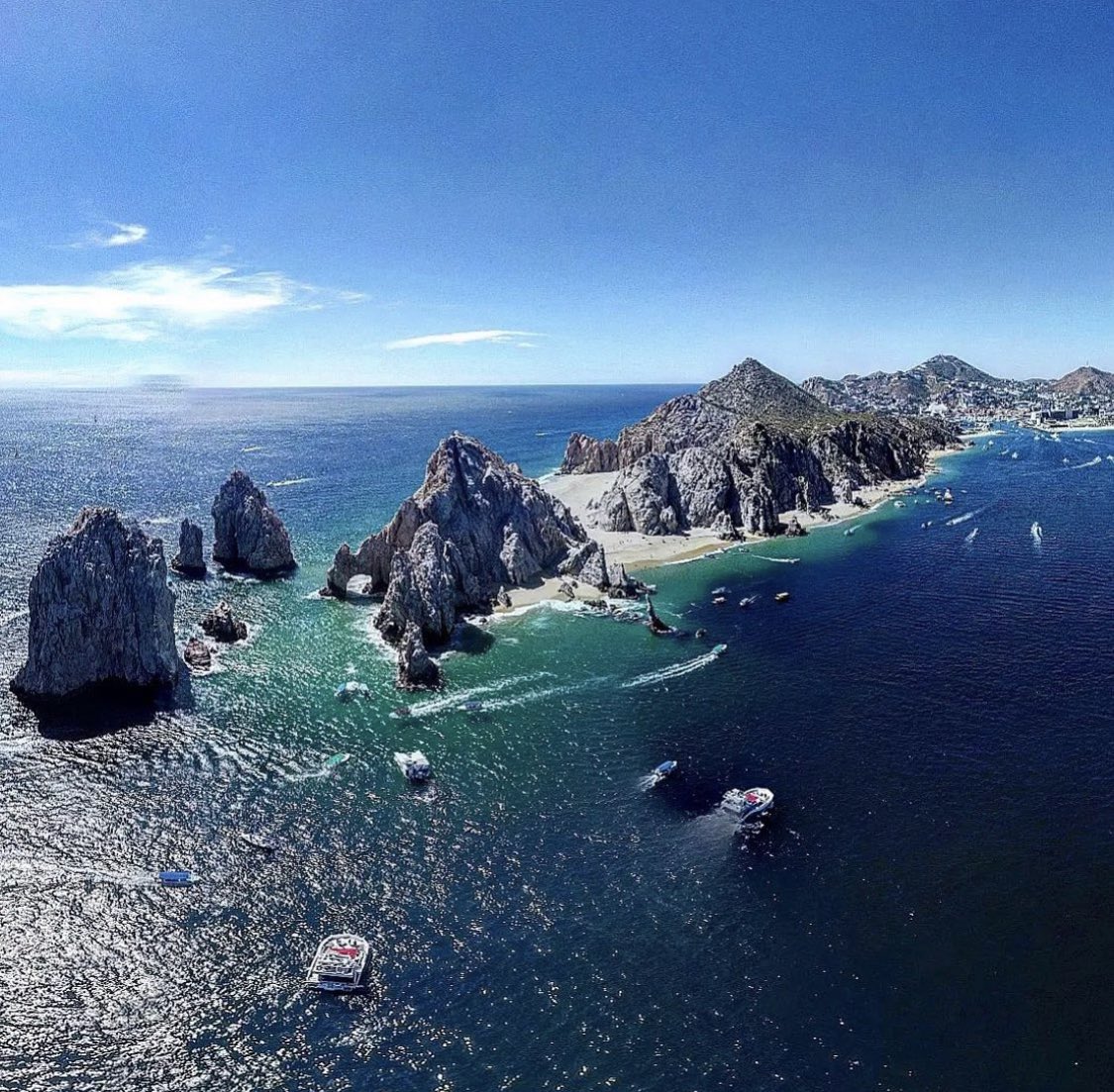 WeVisitMexico's tweet photo. ☀️In the Baja California Peninsula you can visit Los Cabos, a place where the Sea of ​​Cortez and the desert come together, creating a wonderful and unique landscape in the world. 

📸 @kikemezatraveler https://t.co/NqDYUmYBfd