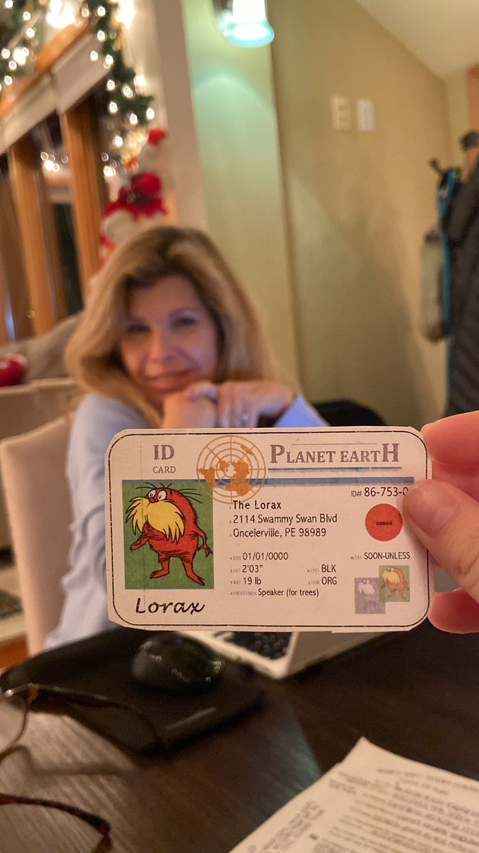 My mom is a K-strategists. She produces a few offspring and takes care of them. She provides high parental care.  <a href="/franklinlorax/">APES Project Lorax</a> #apesecology