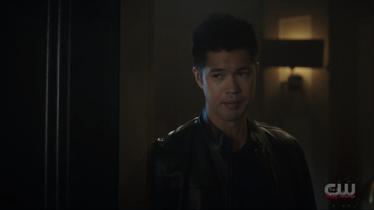 RiverdaleDark's tweet photo. SEASON ONE REGGIE, ROSS BUTLER, IS BACK
this is the craziest thing this crazy show has ever done
#riverdale #tworeggies https://t.co/xvbIOjzr91