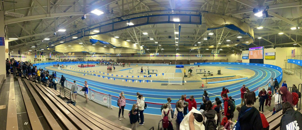 hhsgtf's tweet photo. Great night at this fine institution #win @HollistonAD https://t.co/1Zmcyln3qe