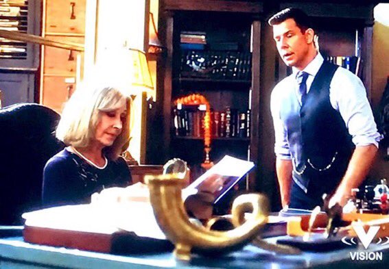 ChicadeeB's tweet photo. Internally screaming….😂😂
#donttouchmystuff #VowsWeHaveMade @Randpope
@HallmarkDrama #POstables https://t.co/D9R6FdkqAK