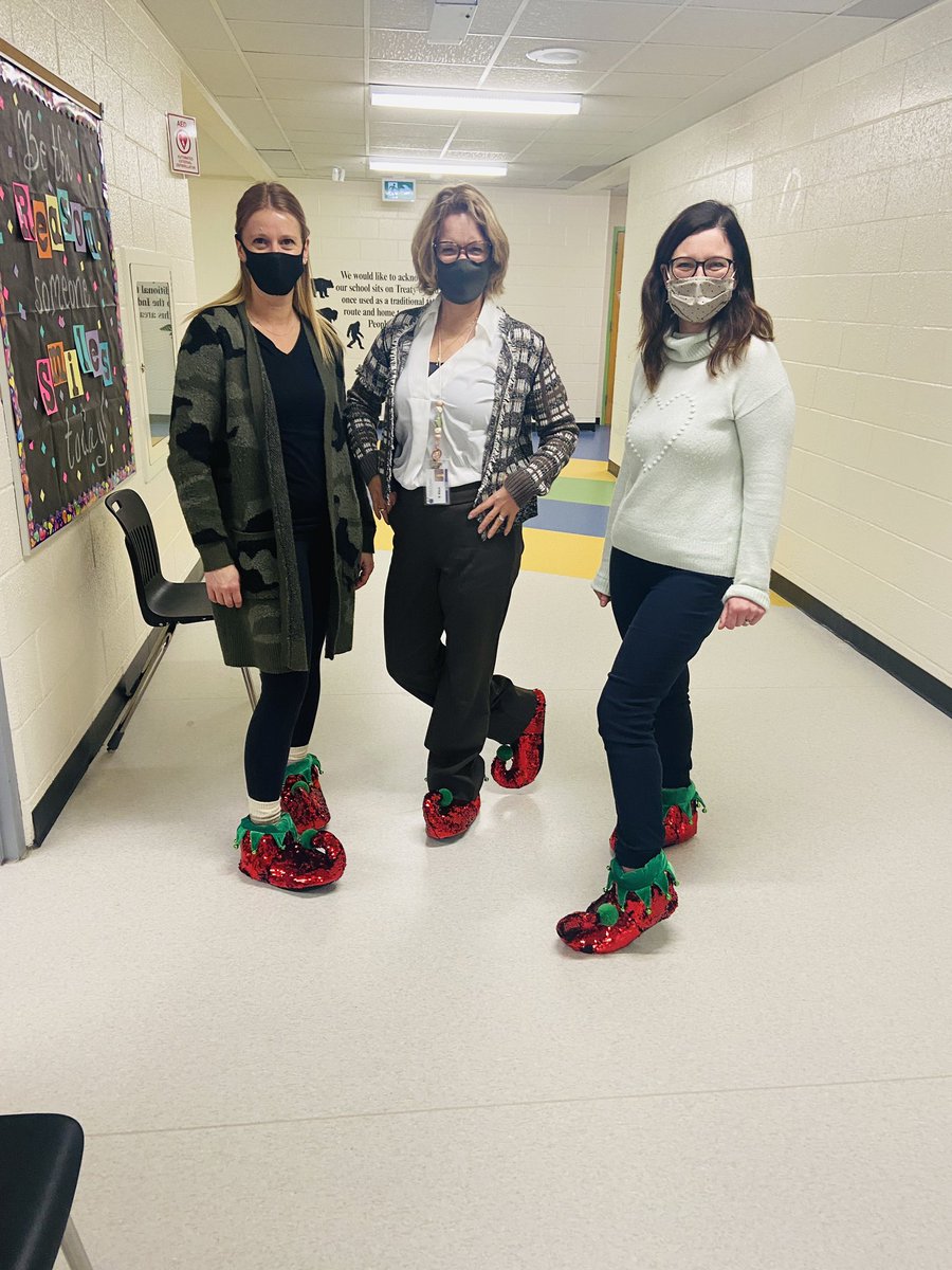 Bringing a little Christmas cheer! #youcanhearuscoming <a href="/EICSCatholic/">Elk Island Catholic Schools</a>