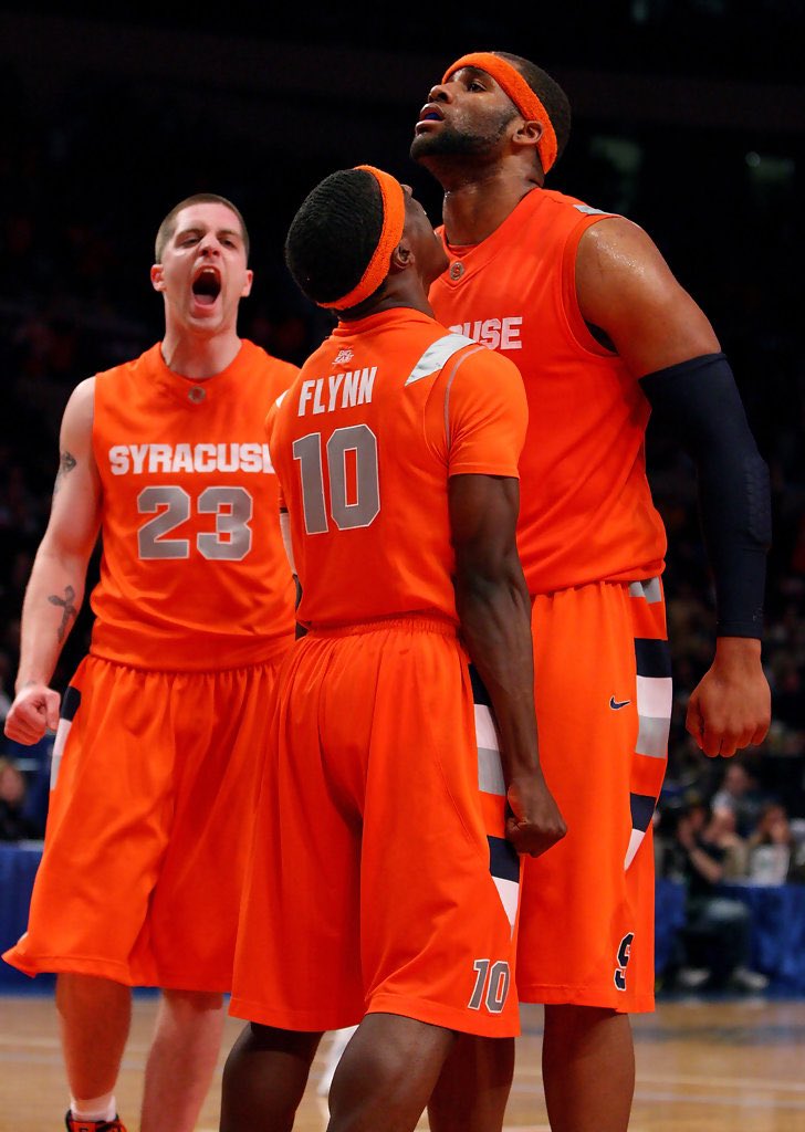 Since Jonny Flynn is trending, need I remind you of one of the greatest Syracuse mens basketball pictures of all-time??? #onuaku https://t.co/4oEbTBSUXZ