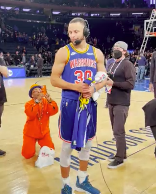 SportsCenter's tweet photo. The shooter                                 The shot

(via officialspikelee/Instagram) https://t.co/C43MQqRpLJ