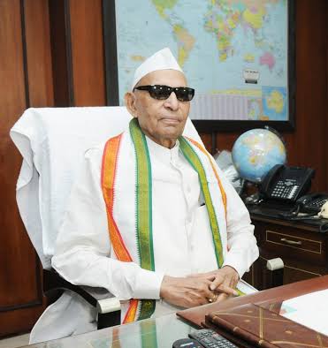 देश के कद्दावर किसान नेता भूतपूर्व केंद्रीय मंत्री स्व. श्री शीशराम ओला जी की पुण्यतिथि पर मैं उन्हें विनम्र श्रद्धांजलि अर्पित करता हूँ। <a href="/Brijendra_ola/">Brijendra Singh Ola</a>
<a href="/amit_ola/">Amit Ola</a> <a href="/akankshaolaINC/">Akanksha Ola</a>