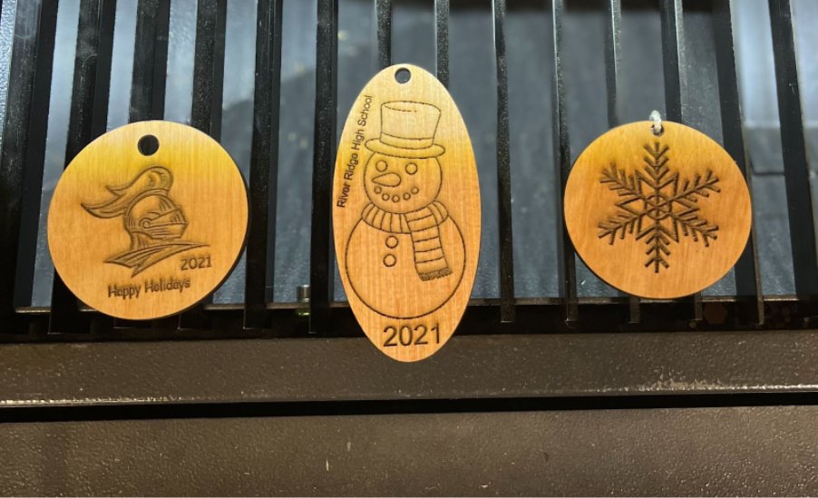 RRHS_robotics's tweet photo. The Royal Robotics Team is selling Christmas Ornaments! $3 for a standard ornament, $5 for a personalized one. Order Forms are available in Mr. McAmis's room, 3-115, or by using the online order form below. All orders must be made by Thursday and picked up by Friday. https://t.co/cY0D8y6Uo7