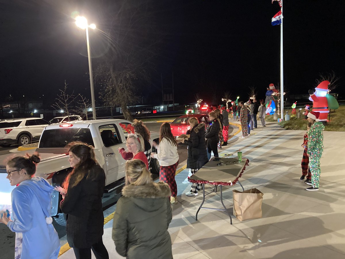What a fun night!! Holiday Hoopla was a huge success!!  Thx PTA for all your hard work.  <a href="/Mason_PTA/">Mason Elementary PTA</a> #r7proud