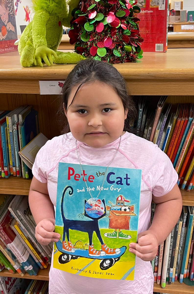 laurenbpish's tweet photo. On the 9th Day of Christmas 🎄 my Librarian 📚 gave to me 🎁…Congratulations Matthew & Nesdora for being awesome Weinert students!!! @WeinertES @MatsRead @SeguinISD #12DaysofReading #SeguinReads #1Heart1Seguin https://t.co/cgtrYf3uA1