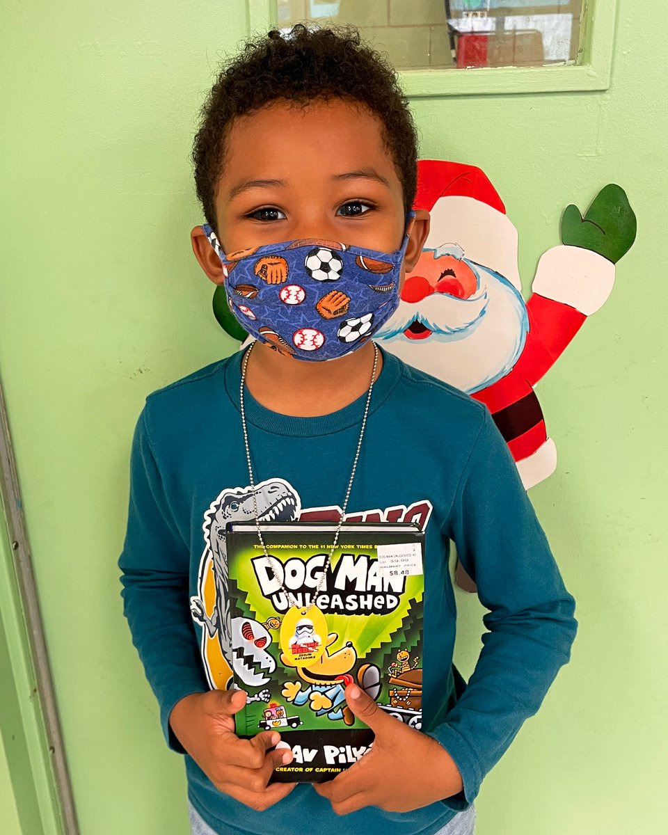 laurenbpish's tweet photo. On the 9th Day of Christmas 🎄 my Librarian 📚 gave to me 🎁…Congratulations Matthew & Nesdora for being awesome Weinert students!!! @WeinertES @MatsRead @SeguinISD #12DaysofReading #SeguinReads #1Heart1Seguin https://t.co/cgtrYf3uA1