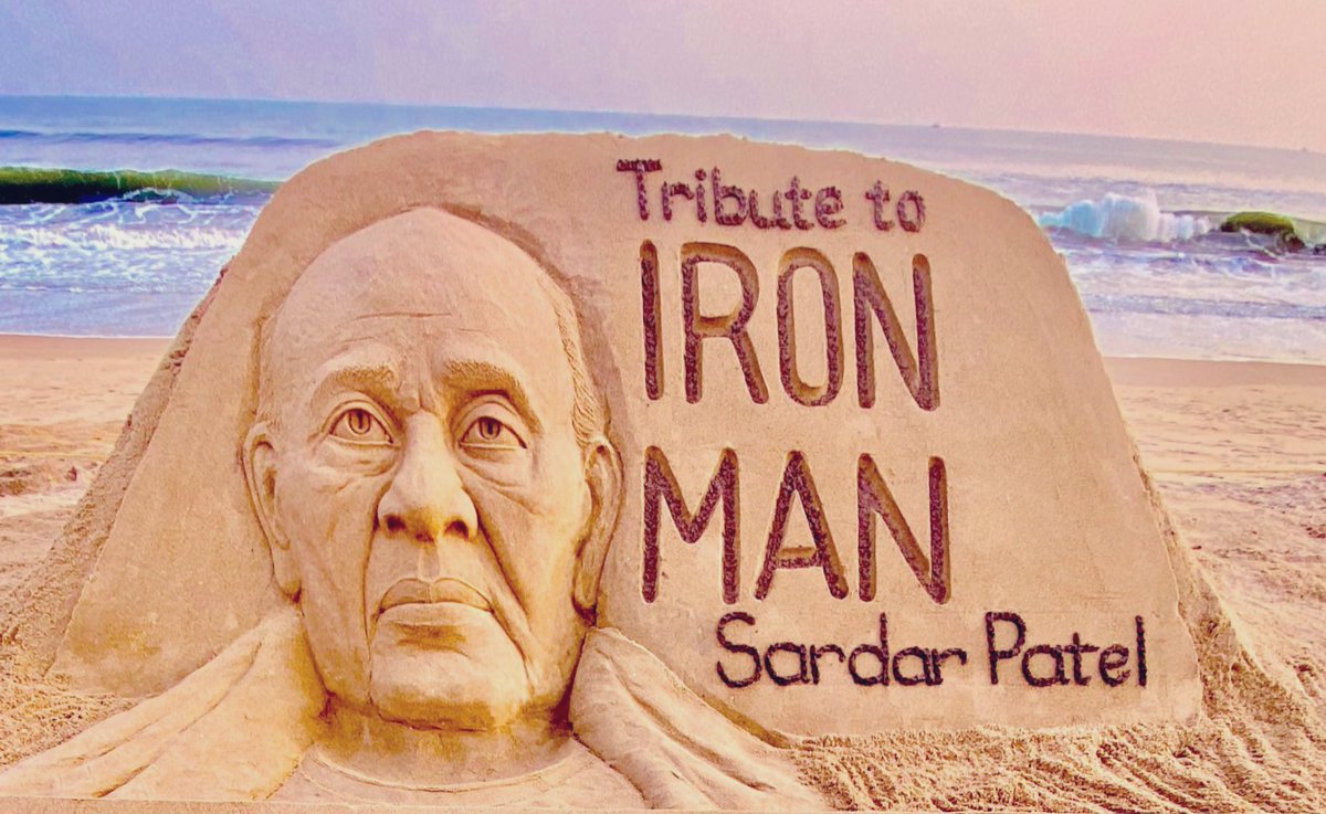 sudarsansand's tweet photo. Remembering the Iron man of India, #SardarVallabhbhaiPatel on the ocassion of his death anniversary.  
One of my SandArt at Puri beach in Odisha. https://t.co/Ukp50OvmZg
