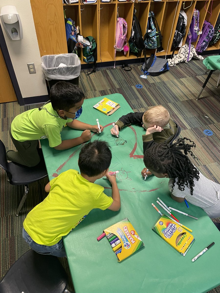 CastlemanCreek's tweet photo. Ms. Spink’s kindergarten class talked about empathy today and worked very hard to fill the Grinch’s heart! 
#ccesel https://t.co/ktIDKsVnQk